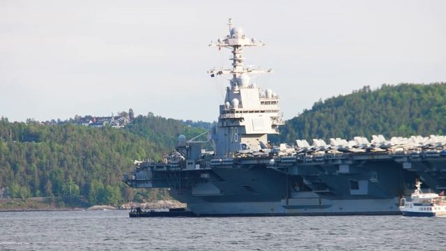 10/12 USS Gerald R. Ford (CVN-78) смотреть онлайн
