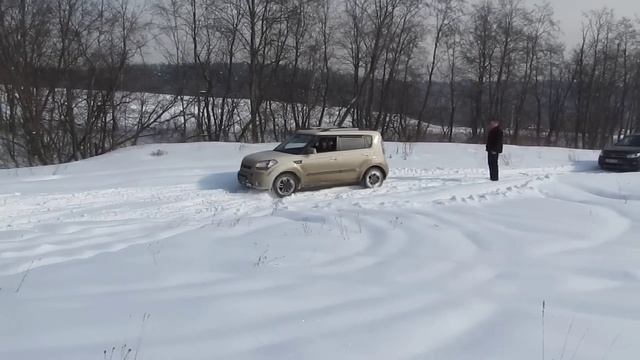 Kia Soul Snow Off Road смотреть онлайн