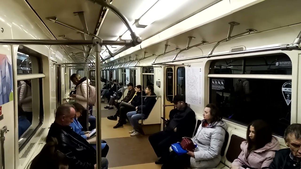 Калужско-рижская линия метро. Модернизированный номерной 81-717/714.5М. Медведково - Новоясеневская. смотреть онлайн