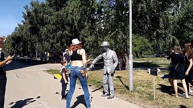 RUSSIA ТОЛЬЯТТИ ФЕСТИВАЛЬ УЛИЧНОГО ИСКУССТВА И ТВОРЧЕСТВА |БУЛЬВАР КОСМОНАВТОВ-YOUTUBE смотреть онлайн