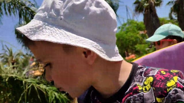 Влог. Super Fil в Порт Авентура ! Лучший Парк развлечений для детей в Испании. Детская зона Сезам. смотреть онлайн