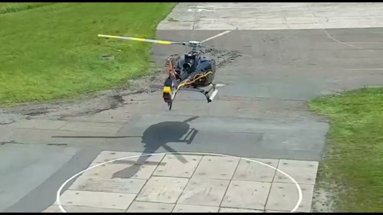 взлёт вертолёта ЕС130Т2 (Н130 от Airbus Helicopters) смотреть онлайн