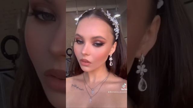 Тиара для свадебной причёски??♀️ #свадебныеукрашения #свадьба #украшенияручнойработы #украшения смотреть онлайн