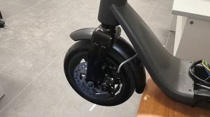 как снять переднее колесо на электросамокате CARMEGA FALCON