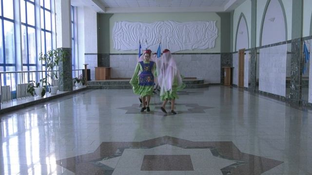 Танцевальный коллектив Илхам Кигинский район с Верхние Киги смотреть онлайн