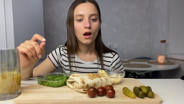 MUKBANG | Домашняя шаурма | Салат чука смотреть онлайн