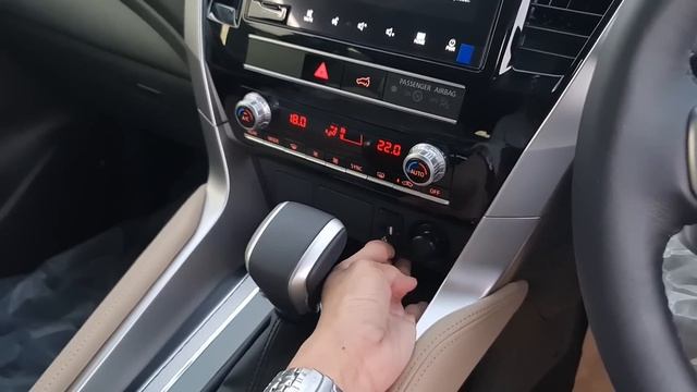 In Depth Tour Mitsubishi Pajero Sport Dakar Ultimate 4x2 [QF] Improvement Euro 4 - Indonesia смотреть онлайн