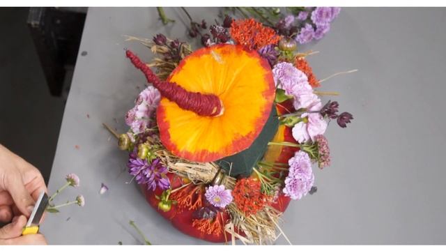 Цветочная композиция в тыкве на хеллоуин смотреть онлайн