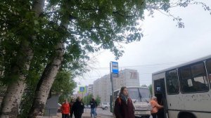 Архангельск.At the bus stop 4K. 在车站 Автобус ПАЗ.