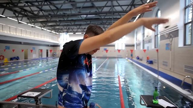 Как плавать кролем? Первый урок для начинающих - ТЕХНИКА смотреть онлайн
