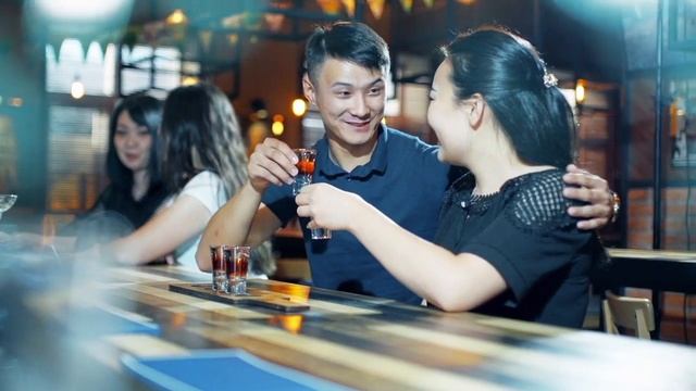 Пинта Bar & Grill смотреть онлайн
