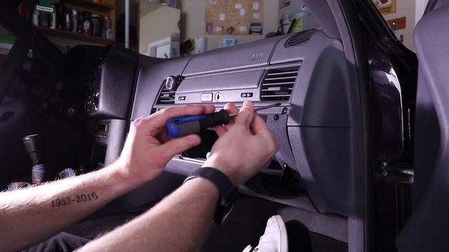 Installing Keyless Entry In My E36 M3! смотреть онлайн