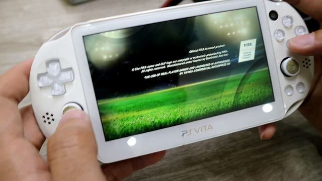 [ขาย]PS Vita 2000 เล่นแท้ + เกม Fifa 15 ราคา 2,xxx บาท [JBOsXTech]