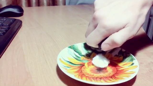 Как разжечь огонь, зажигалкой в которой нет газа. смотреть онлайн