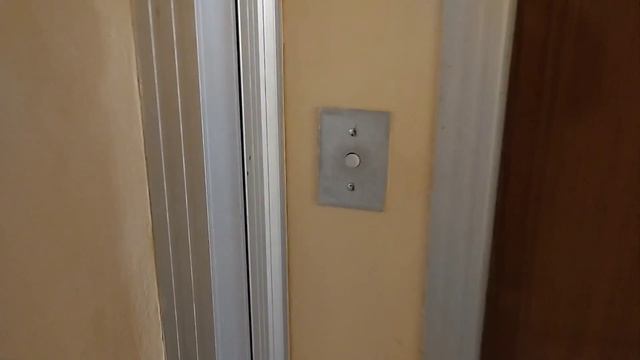 📸Красивое купе! Пассажирский лифт 320 кг, 1 м/с, КМЗ-1991 г (@ г. Москва, ***, **, под-3) смотреть онлайн