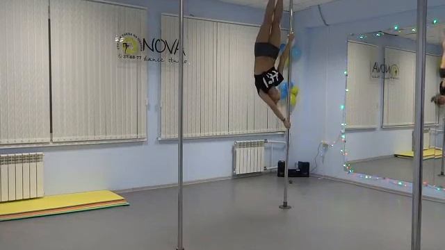 Трюк на пилоне. Студия танца "NOVA" Чебоксары/Новочебоксарск смотреть онлайн