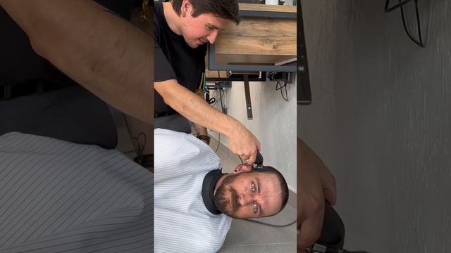 Держите голову ровно #барбер #краснодар #barber #haircut #barbershop смотреть онлайн