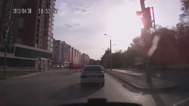 Очередной идиот на скутере смотреть онлайн