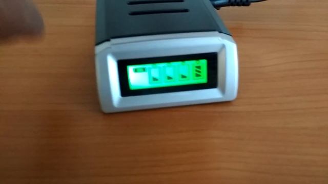 Зарядное устройство для батареек PALO PL-NC05. Пальчиковые и мизинчиковые. смотреть онлайн
