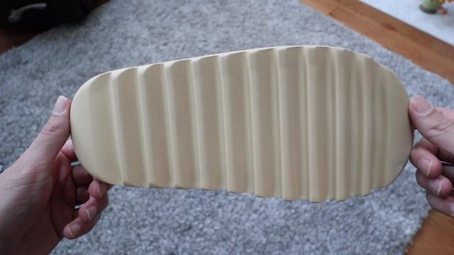 ADIDAS x YEEZY SLIDE DESERT SAND REVIEW + ON FEET (GIVEAWAY!) смотреть онлайн