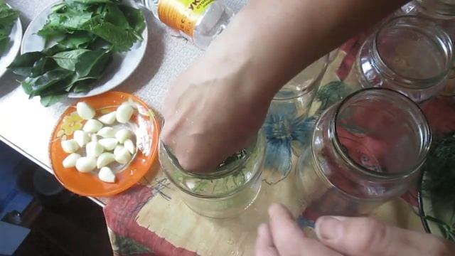 Как засолить огурцы.Засолка огурцов на зиму хрустящие в литровые банки.Заготовки на зиму. смотреть онлайн