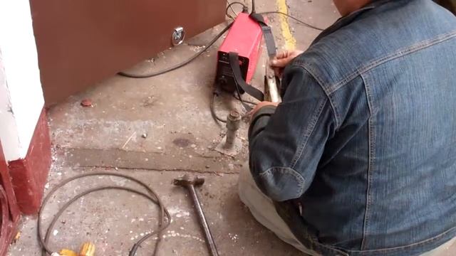 Замена входной двери 1-го подъезда (как это было) 13