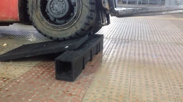 Лоток водоотводный Полимеркварц смотреть онлайн