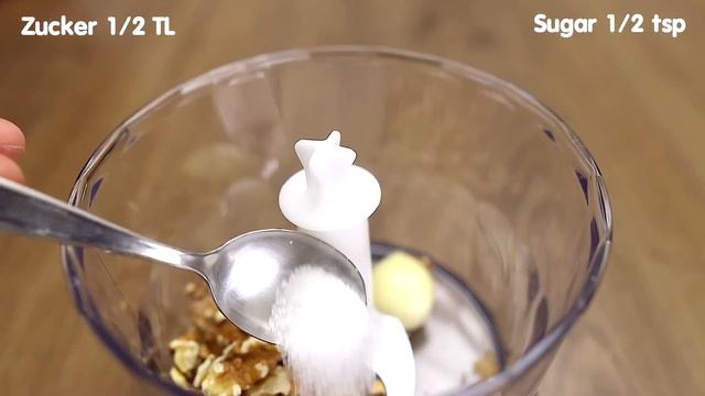 Leichter Frühlingssalat mit leckerem Nussdressing. Salat in 5 Minuten. смотреть онлайн