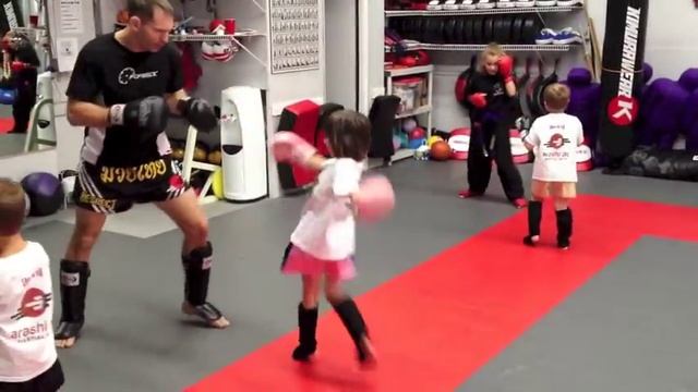Children's Muay Thai Class смотреть онлайн