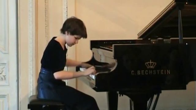 Anastasia Sokolova plays Beethoven 32 Variations in C minor смотреть онлайн