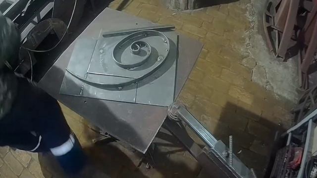 Так НЕ ДЕЛАЛ никто! Холодная ковка. Из профильной трубы. смотреть онлайн