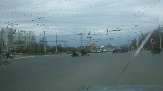 Мотоциклисты в Кемерово. На проспекте Ленина. смотреть онлайн