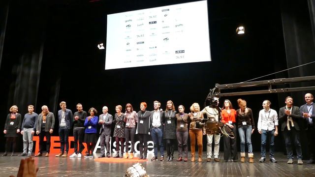 Dans les coulisses d'une conférence TED смотреть онлайн