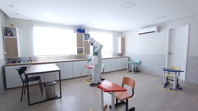 Нас перестали волновать чудеса. Богородица источает слёзы целый год и никто не говорит об этом.mp4 смотреть онлайн