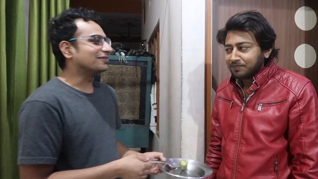 ИНДИЙСКИЕ ДЕТИ ПРОБУЮТ СОЛЕНЫЕ ОГУРЦЫ | INDIANS TRYING RUSSIAN FOOD | Indian In Russia