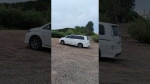 Toyota isis 2wd-4wd  бездорожье ( сыпучий грунт)