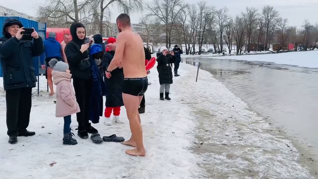 ICE HOLE BATHING COLD WATER #11 | SWIMMING WINTER | EPIPHANY BAPTISM 6.01.2024 #bathing #epiphany