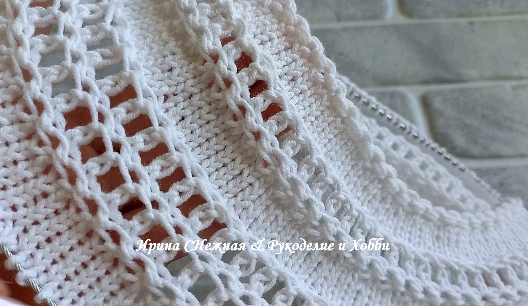 Для круглой кокетки - Шикарная кружевная полосочка круговыми рядами спицами смотреть онлайн