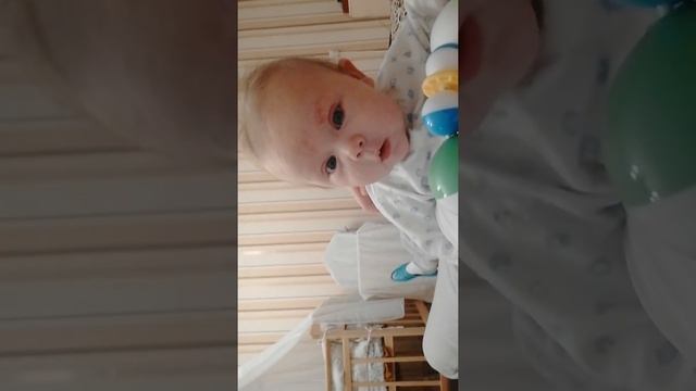 Ребенок плачет от колыбельной смотреть онлайн