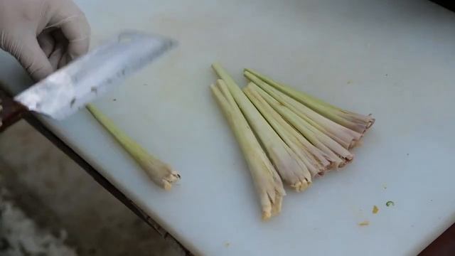 Тайская еда - Гигант речной монстр Арапайма - Амазонка морепродукты Таиланд смотреть онлайн