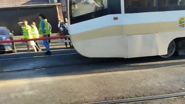 Сцепка и буксировка неисправного трамвая. смотреть онлайн