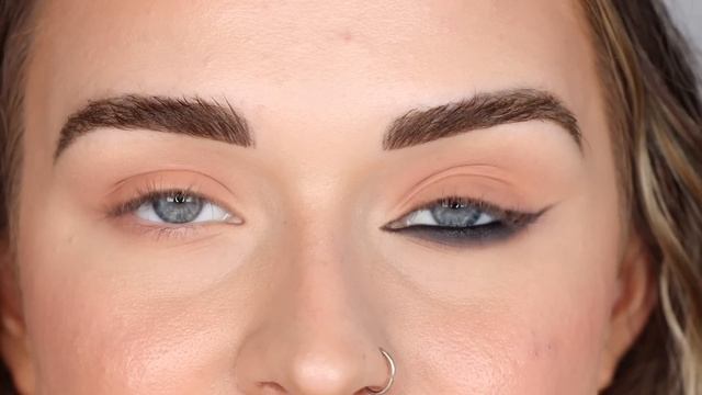 Trying the Reverse Cat Eye Technique! | Black Eyeliner For Hooded Eyes смотреть онлайн