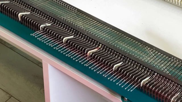 Набор и закрытие петель. Вязальная машина Северянка. Машинное вязание смотреть онлайн