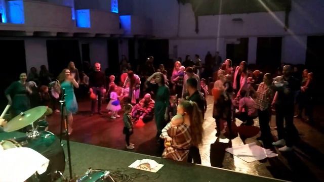 Проект "Я с мамой на концерт!" представляет: Барабанное шоу «SimpleDrums» 18.02.17 смотреть онлайн