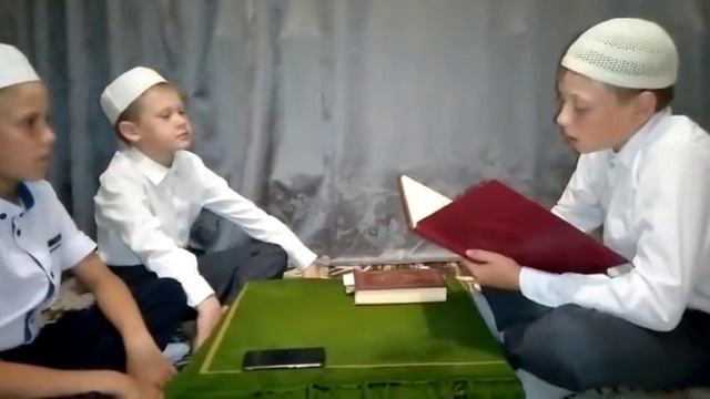 Что постоянно говорят мусульмане во время чихания? смотреть онлайн