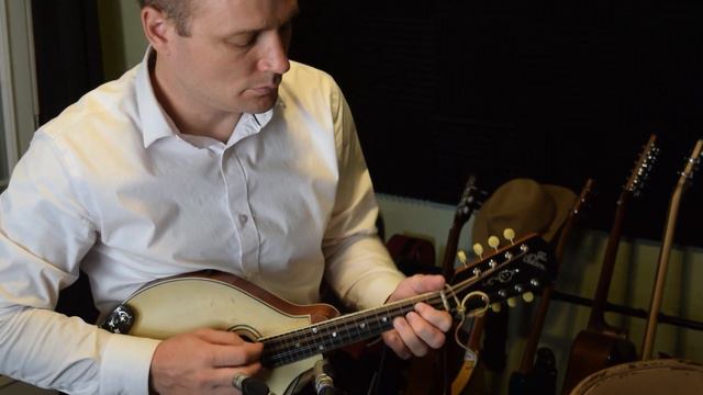 How a Gibson mandolin changed my life смотреть онлайн
