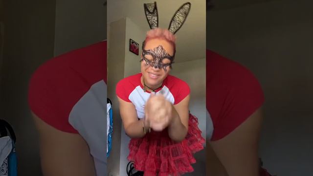 CUTE ANIME GIRL COSPLAY|| BUNNY GIRL||STOMPING|| FEET- MSVILLIAN888