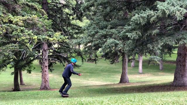 Dr G, age 60, OneWheel's Lindley Park hills and trees. смотреть онлайн