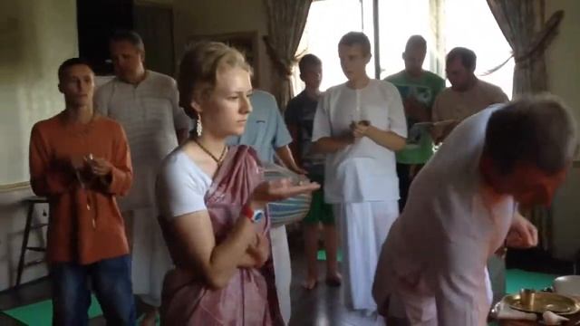 Гуру пуджа Шриле Прабхупаде в Баларамовке смотреть онлайн