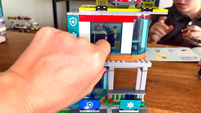 2023 LEGO CITY SETS ? СТАНЦИЯ ЭКСТРЕННЫХ СЛУЖБ ??? Набор 60371 смотреть онлайн